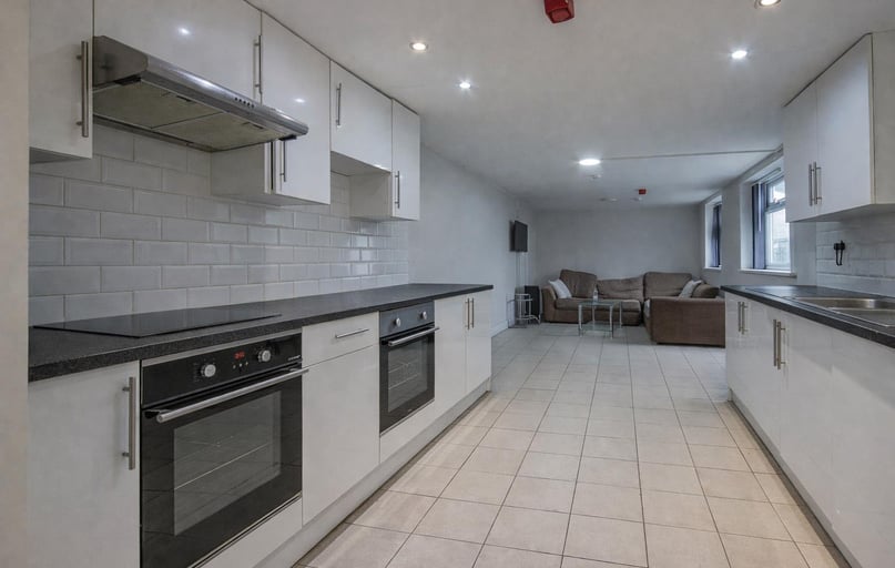 Rhymney Street, Plasnewydd, Cardiff - Image 1